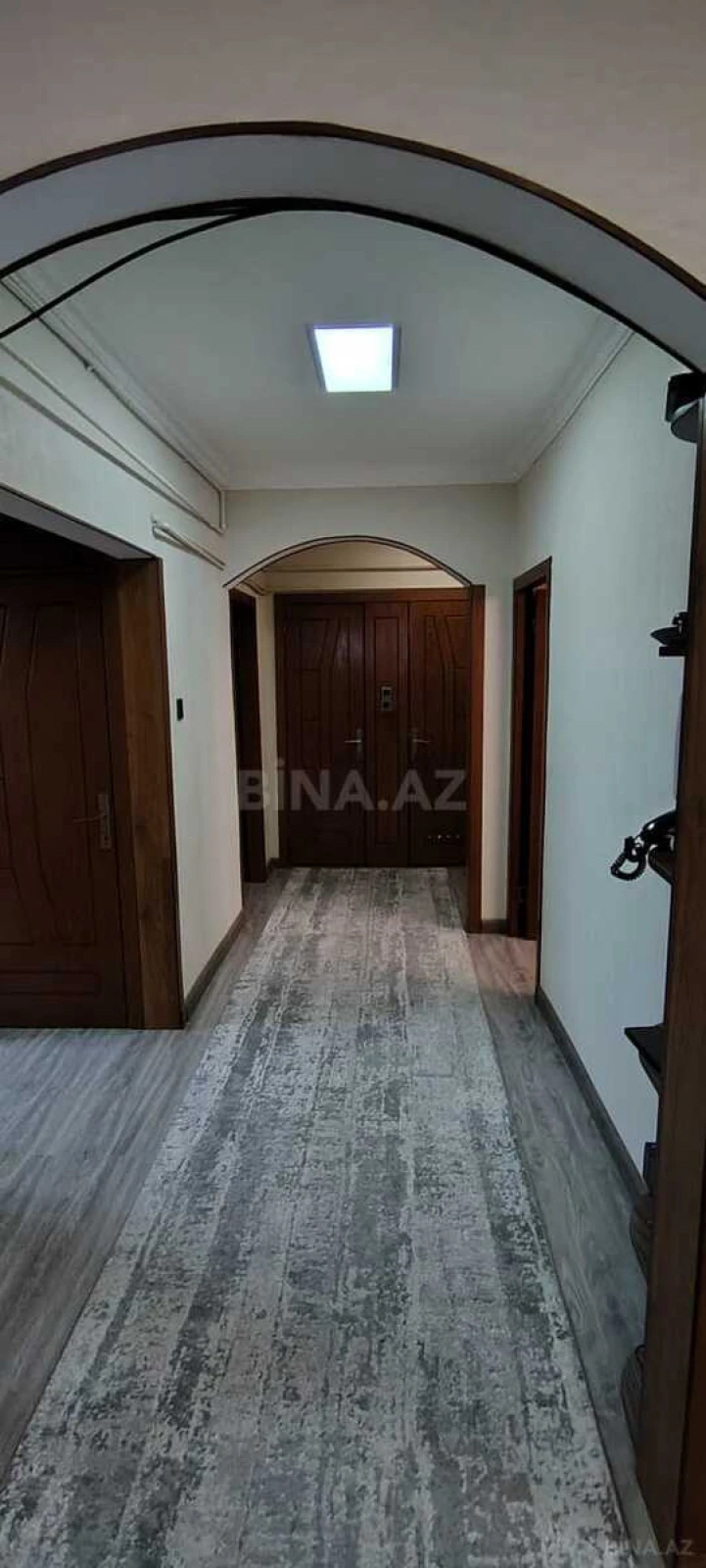 Satılır 5 otaqlı mənzil 120 m²