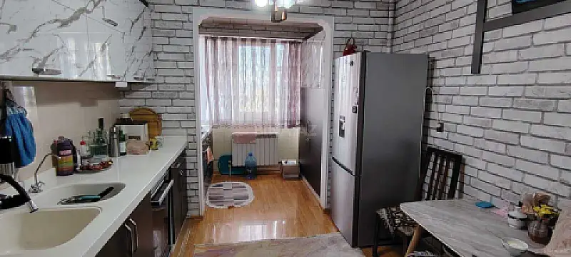 Satılır 5 otaqlı mənzil 120 m²