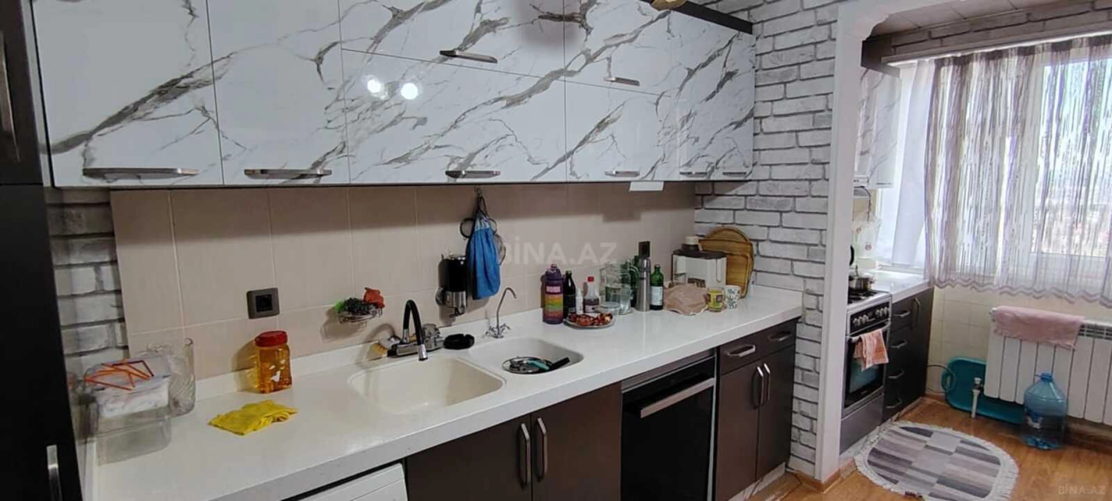 Satılır 5 otaqlı mənzil 120 m²