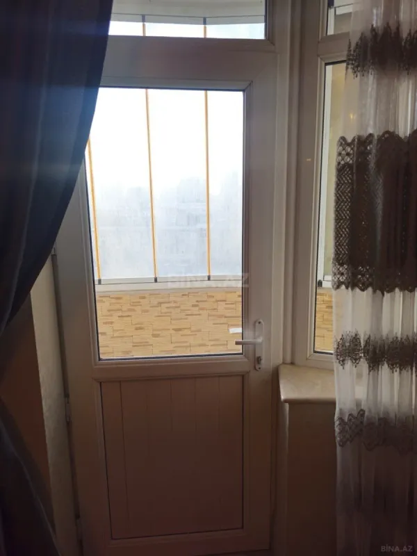 Satılır 3 otaqlı mənzil 130 m²