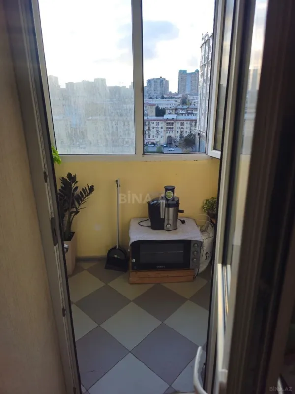 Satılır 3 otaqlı mənzil 130 m²