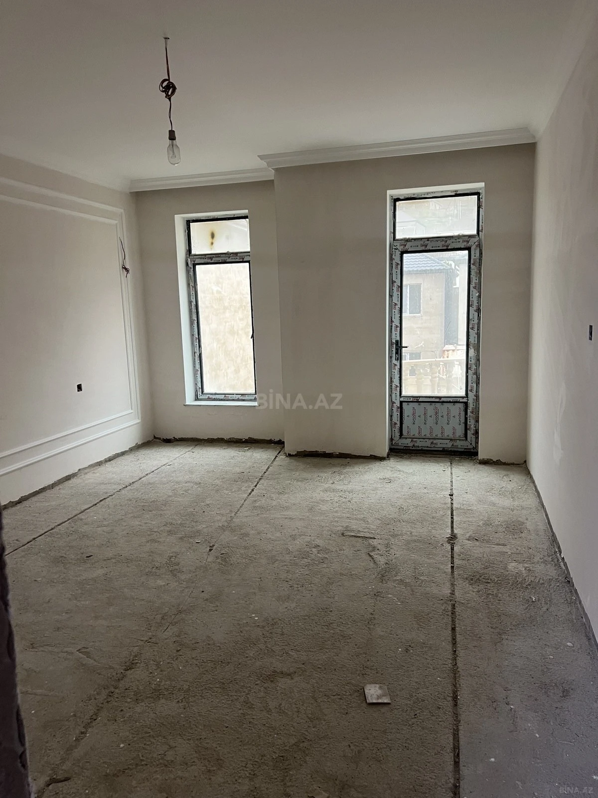 Satılır 6 otaqlı həyət evi 300 m²