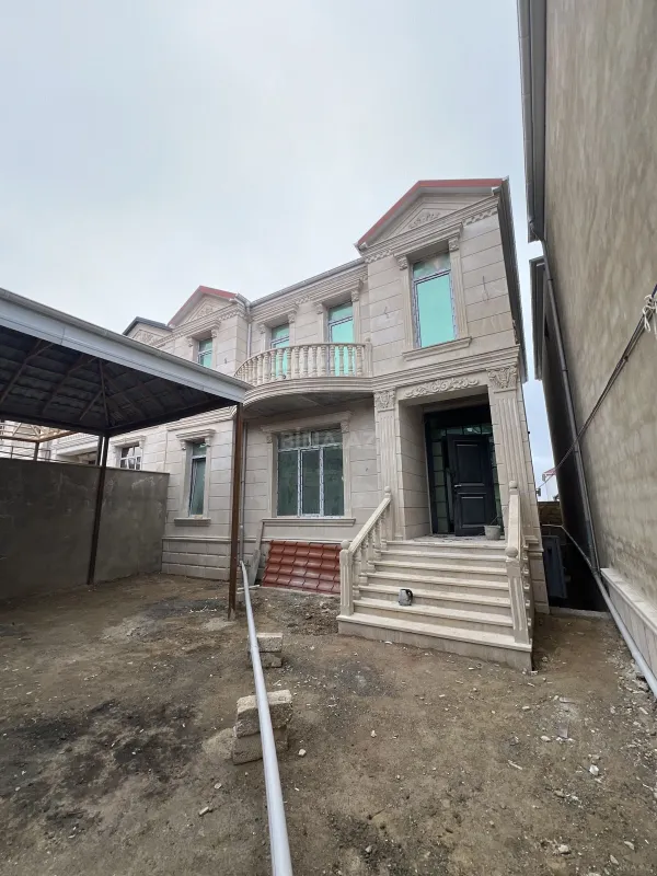 Satılır 6 otaqlı həyət evi 300 m²