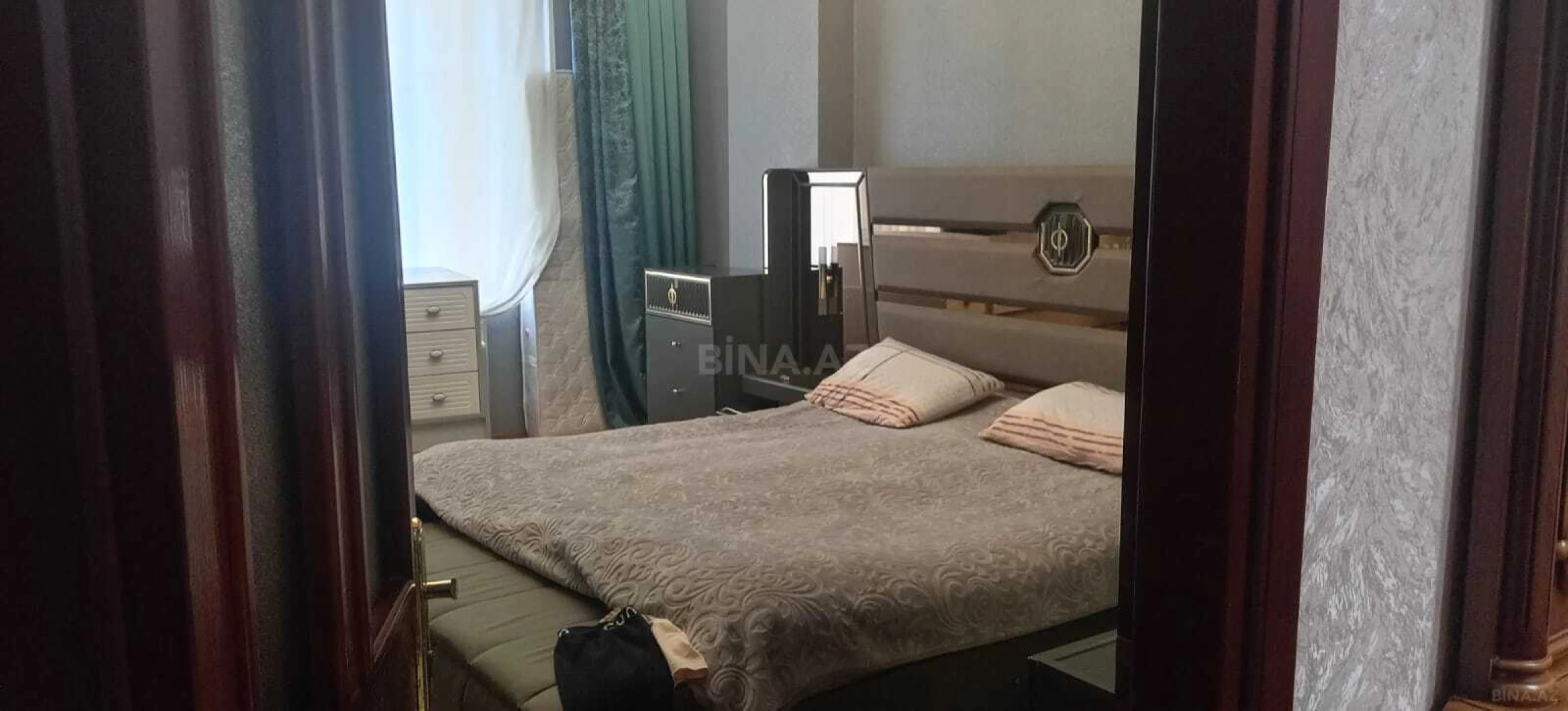 Satılır 2 otaqlı mənzil 95 m²
