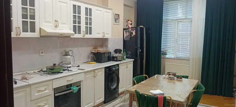 Satılır 2 otaqlı mənzil 95 m²