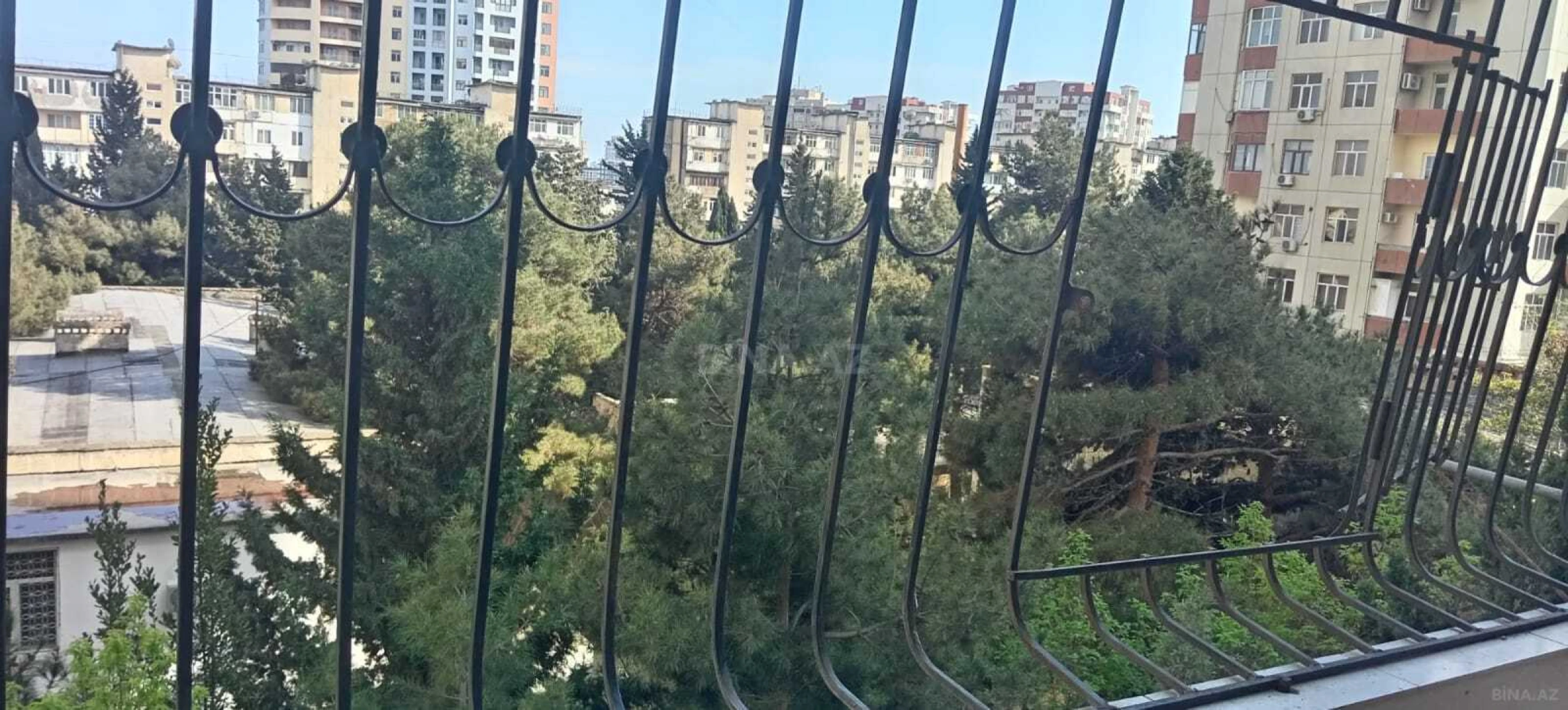 Satılır 2 otaqlı mənzil 95 m²