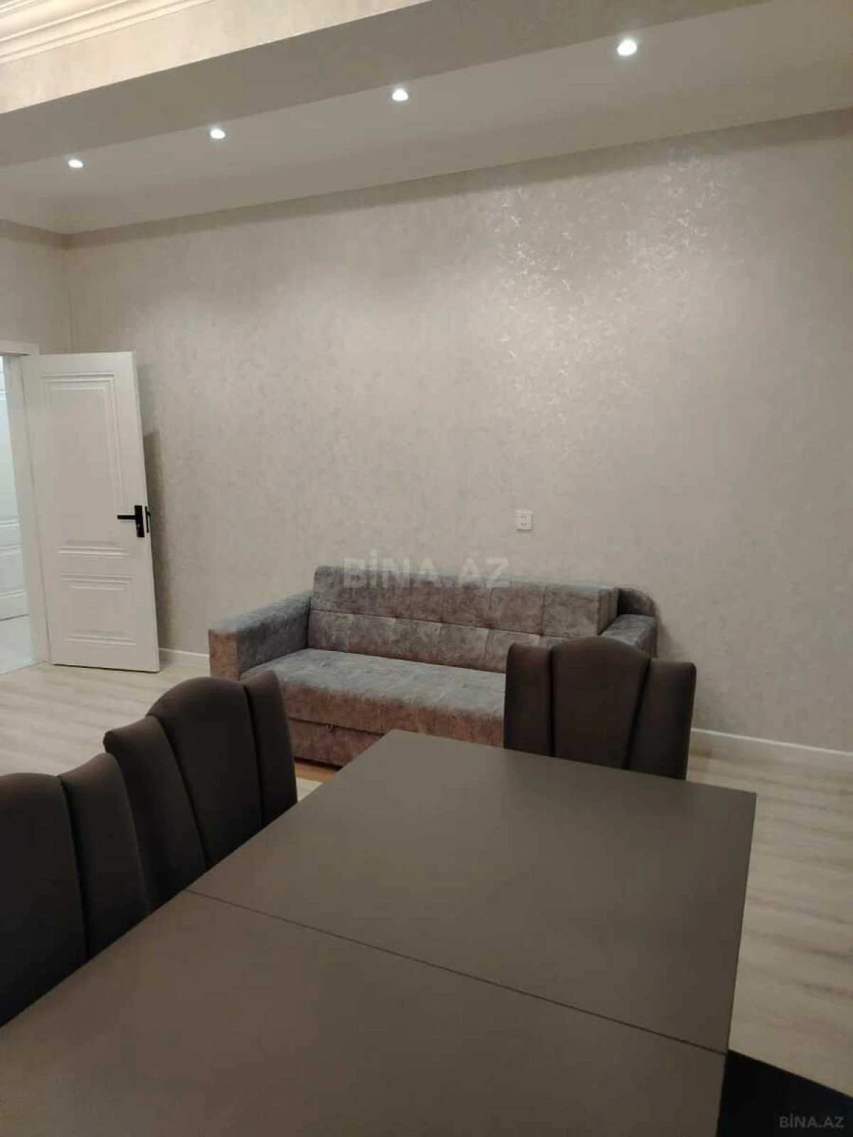 Kirayə verilir 2 otaqlı mənzil 63 m²