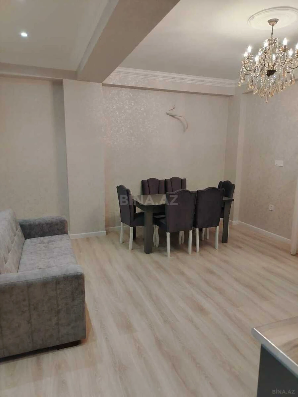 Kirayə verilir 2 otaqlı mənzil 63 m²