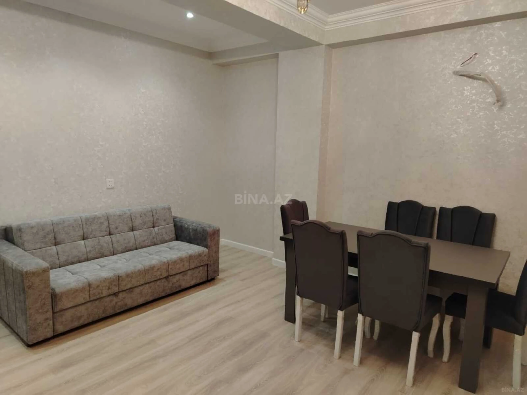 Kirayə verilir 2 otaqlı mənzil 63 m²