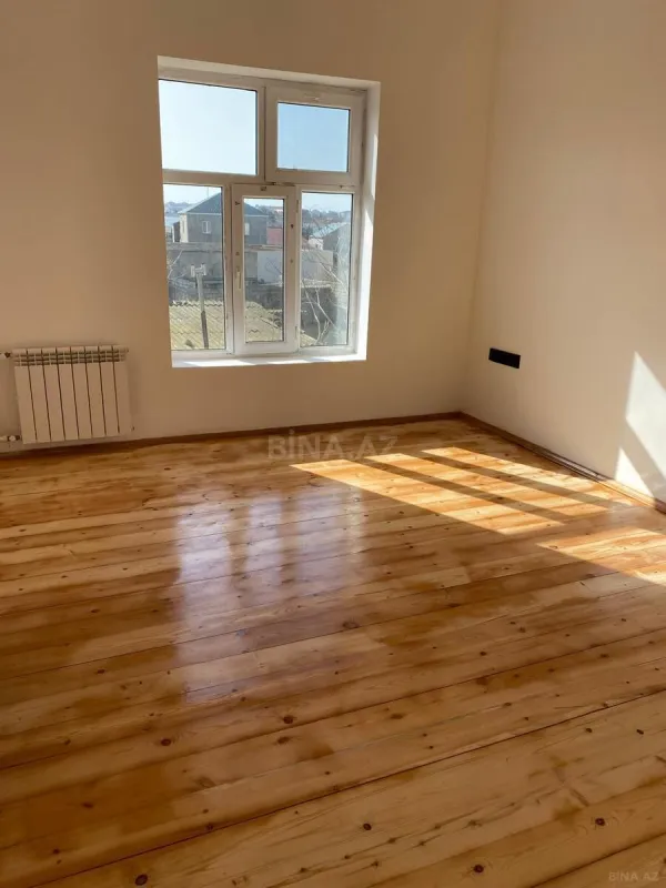 Satılır 5 otaqlı həyət evi 240 m²