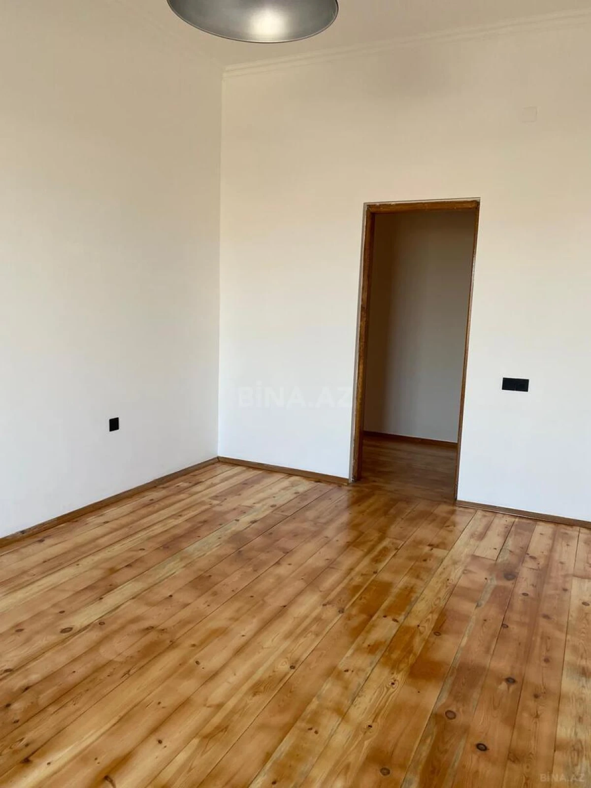 Satılır 5 otaqlı həyət evi 240 m²