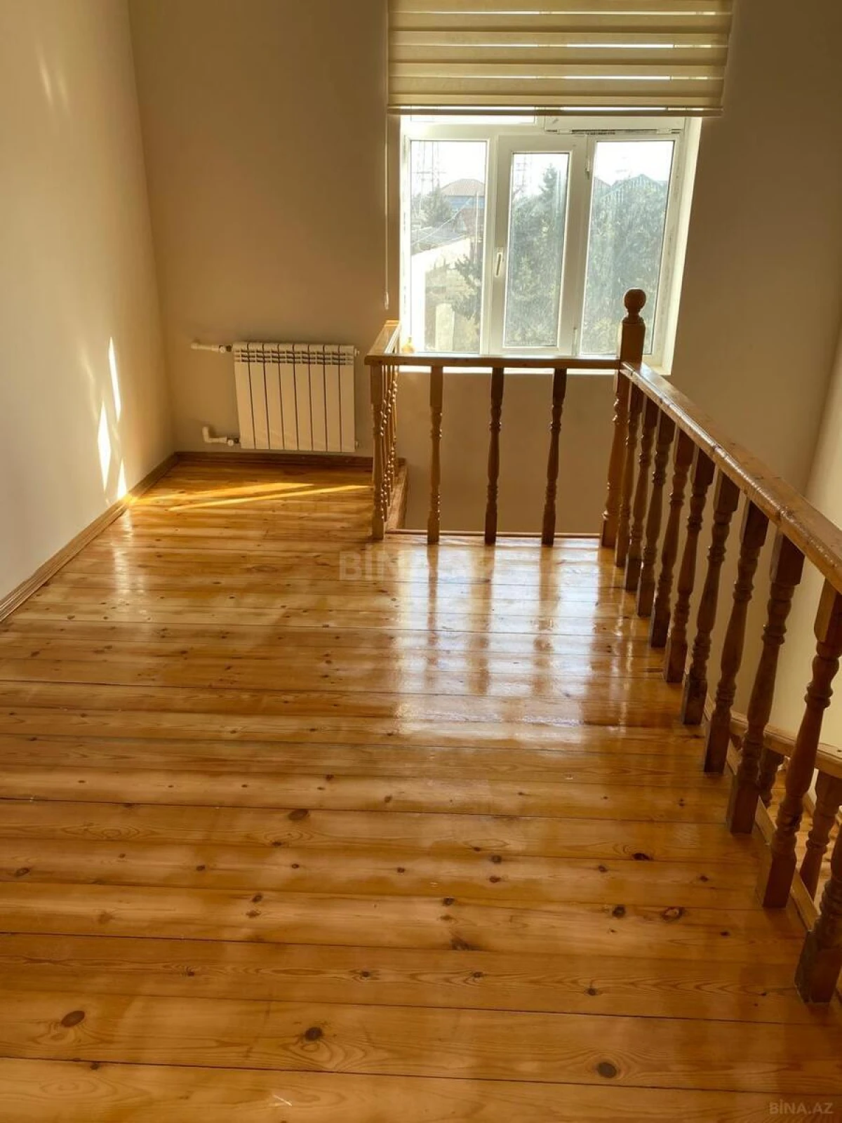 Satılır 5 otaqlı həyət evi 240 m²