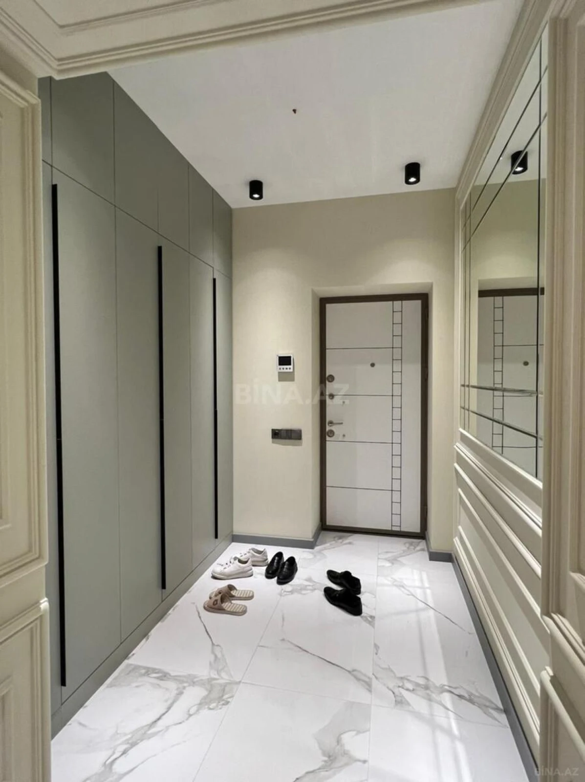 Kirayə verilir 2 otaqlı mənzil 110 m²