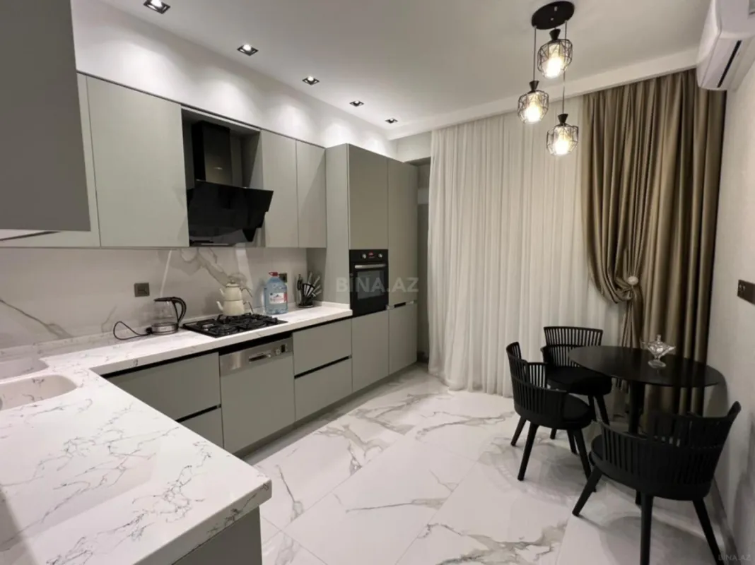 Kirayə verilir 2 otaqlı mənzil 110 m²
