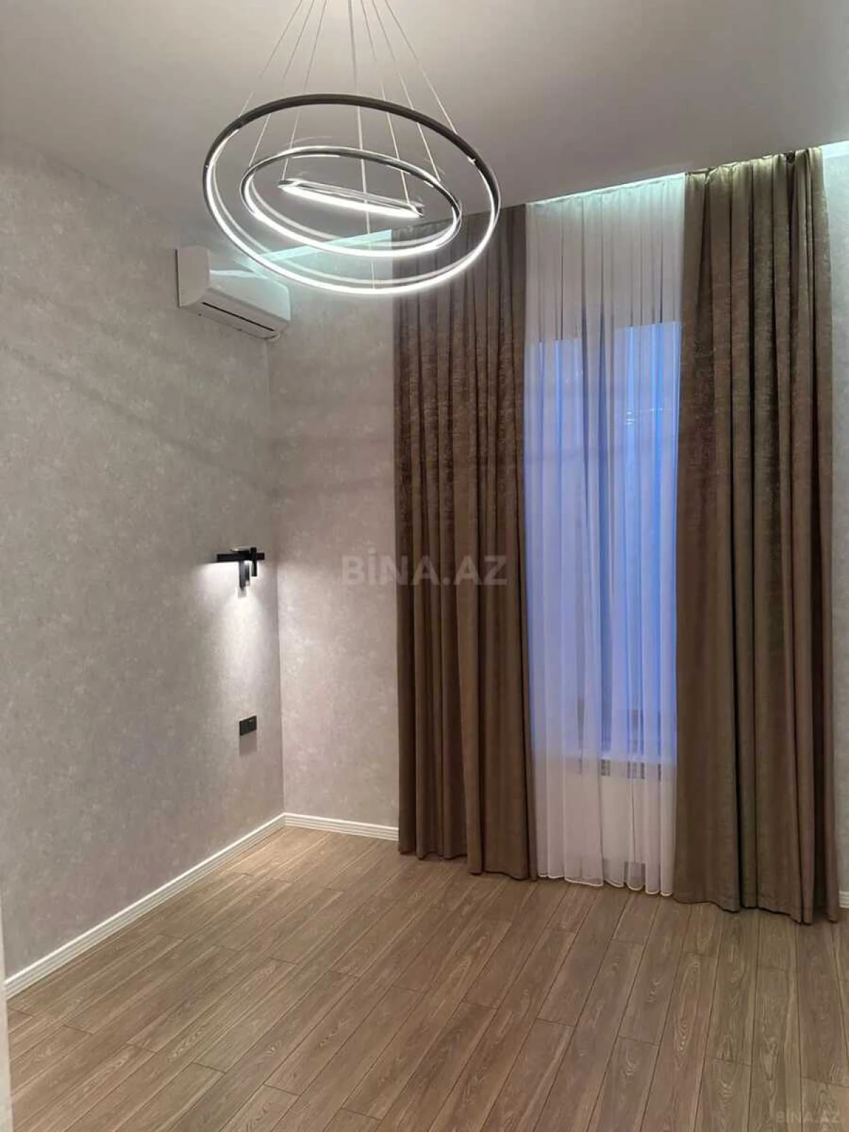 Satılır 4 otaqlı həyət evi 180 m²