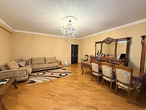 Satılır 2 otaqlı mənzil 110 m²