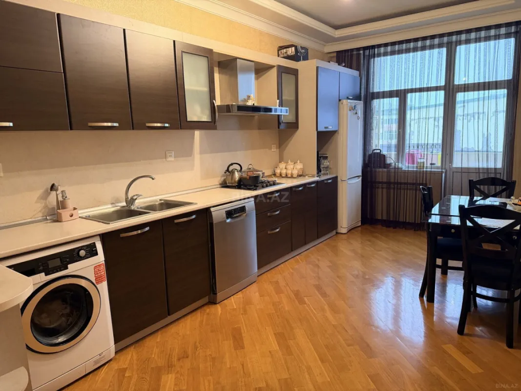 Satılır 2 otaqlı mənzil 110 m²
