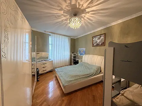 Satılır 2 otaqlı mənzil 110 m²