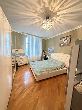Satılır 2 otaqlı mənzil 110 m²