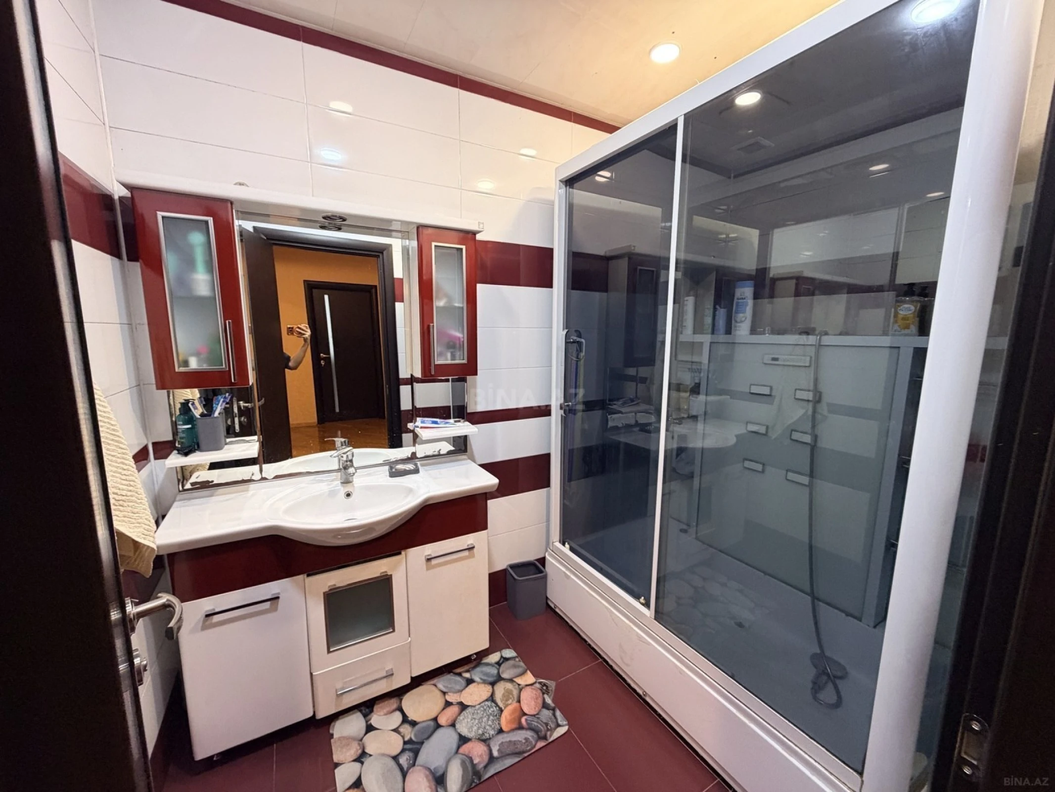 Satılır 2 otaqlı mənzil 110 m²