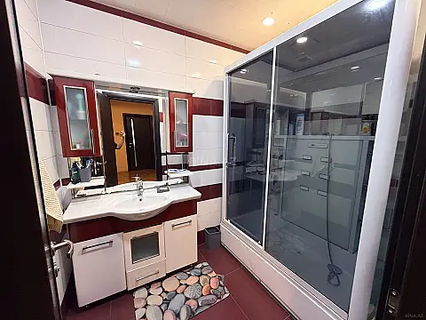 Satılır 2 otaqlı mənzil 110 m²