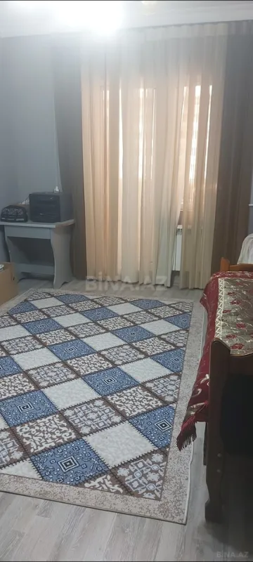 Satılır 4 otaqlı mənzil 100 m²