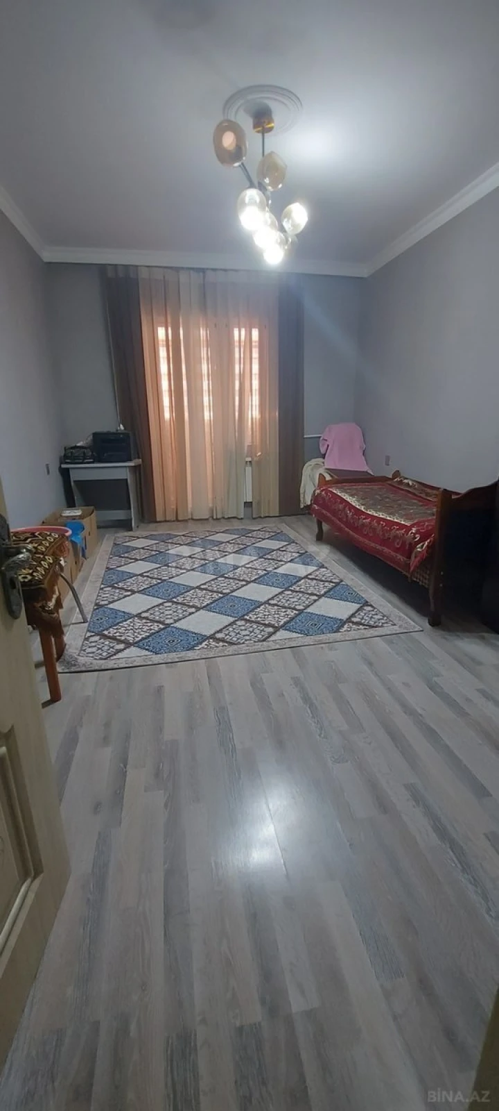 Satılır 4 otaqlı mənzil 100 m²