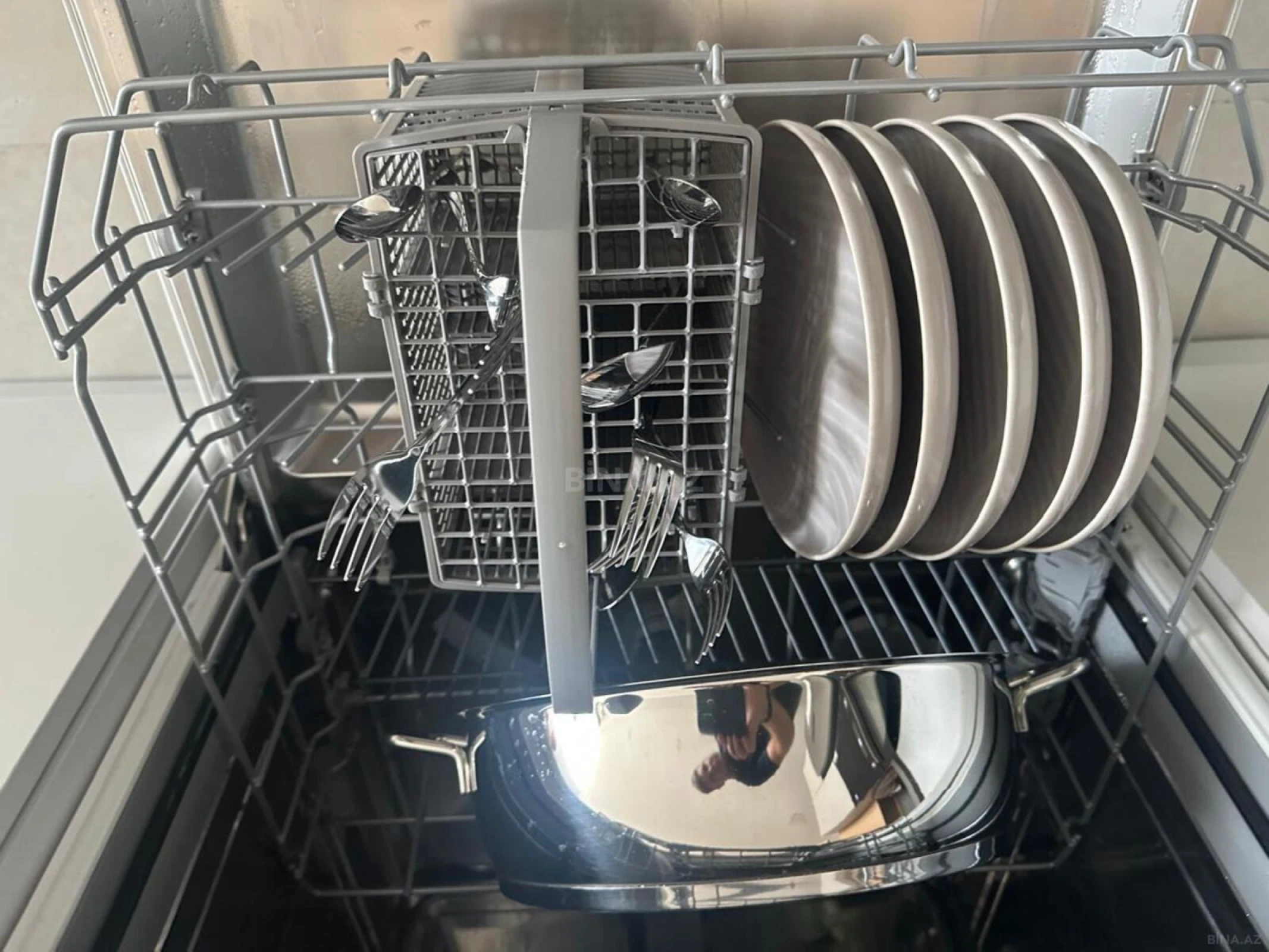 Kirayə verilir 2 otaqlı mənzil 90 m²