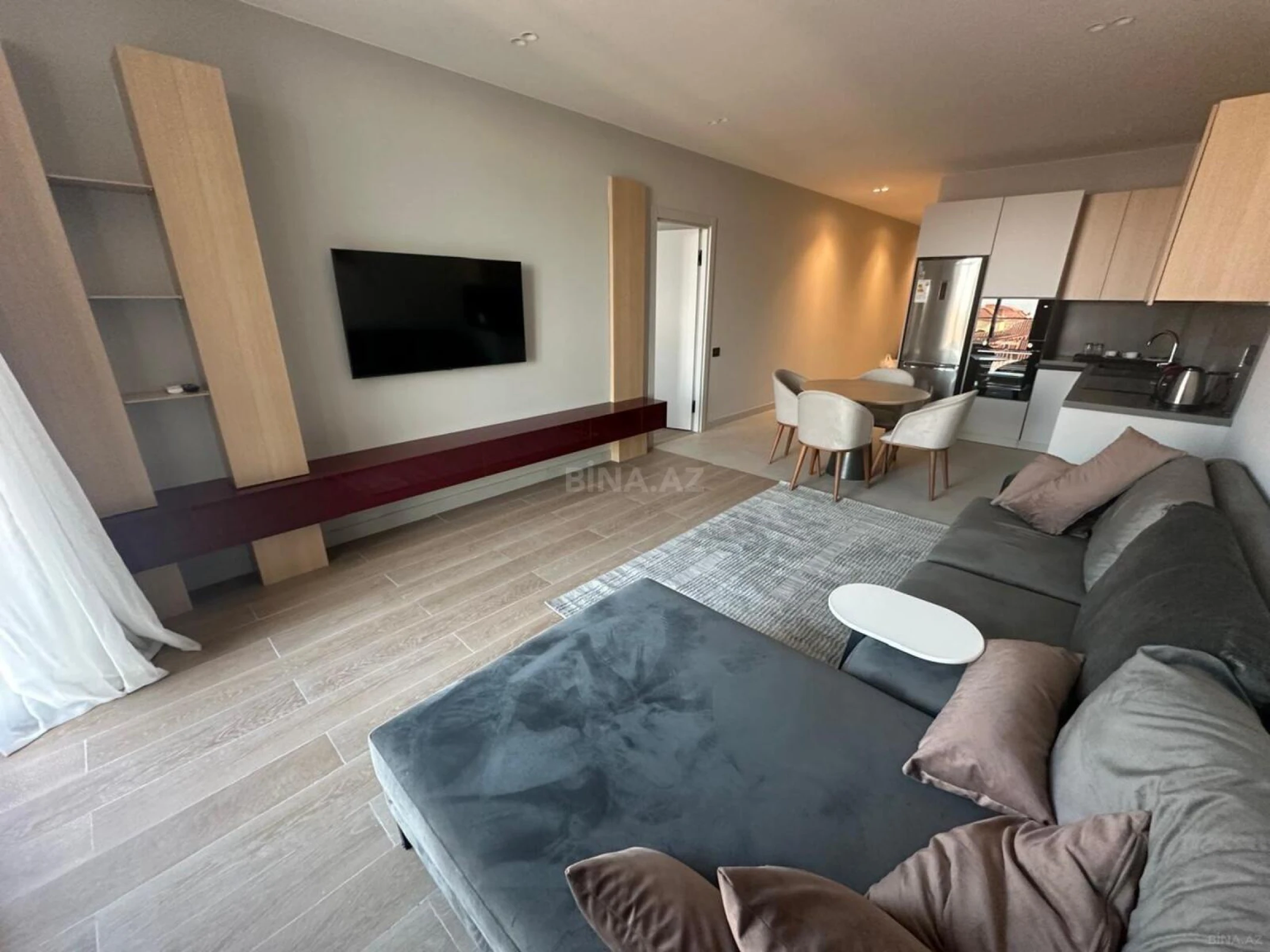 Kirayə verilir 2 otaqlı mənzil 90 m²