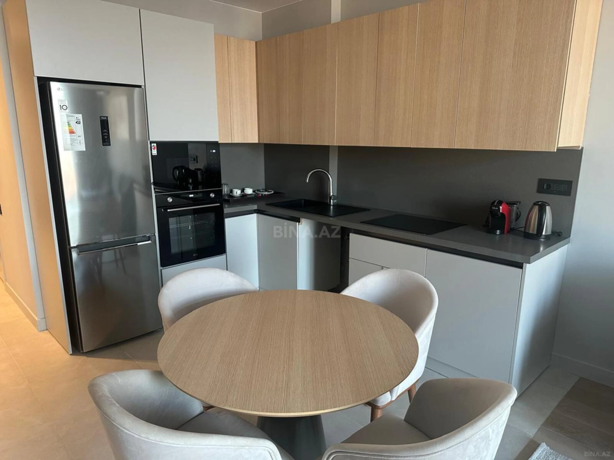 Kirayə verilir 2 otaqlı mənzil 90 m²