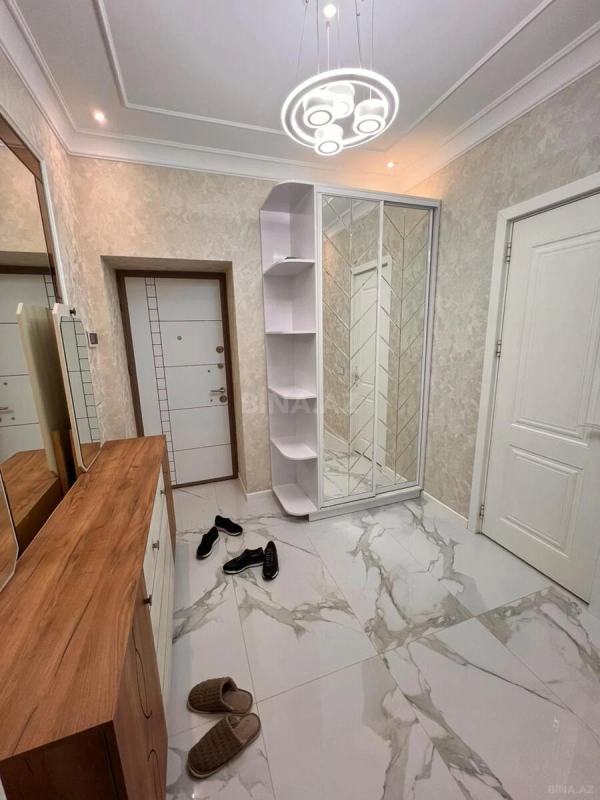 Kirayə verilir 2 otaqlı mənzil 72 m²