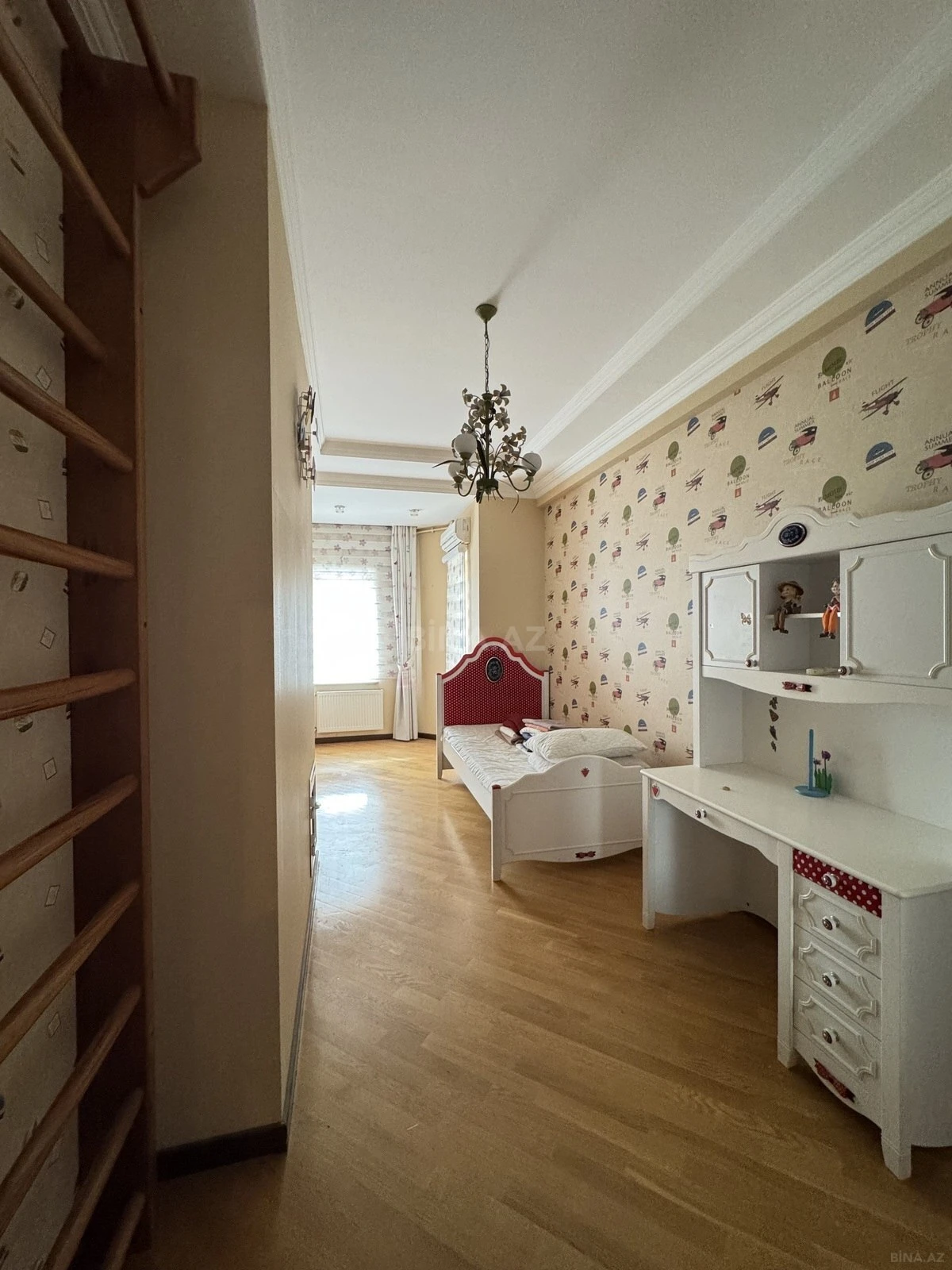 Kirayə verilir 3 otaqlı mənzil 150 m²