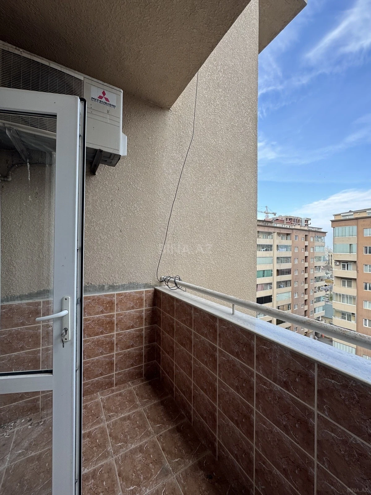 Kirayə verilir 3 otaqlı mənzil 150 m²
