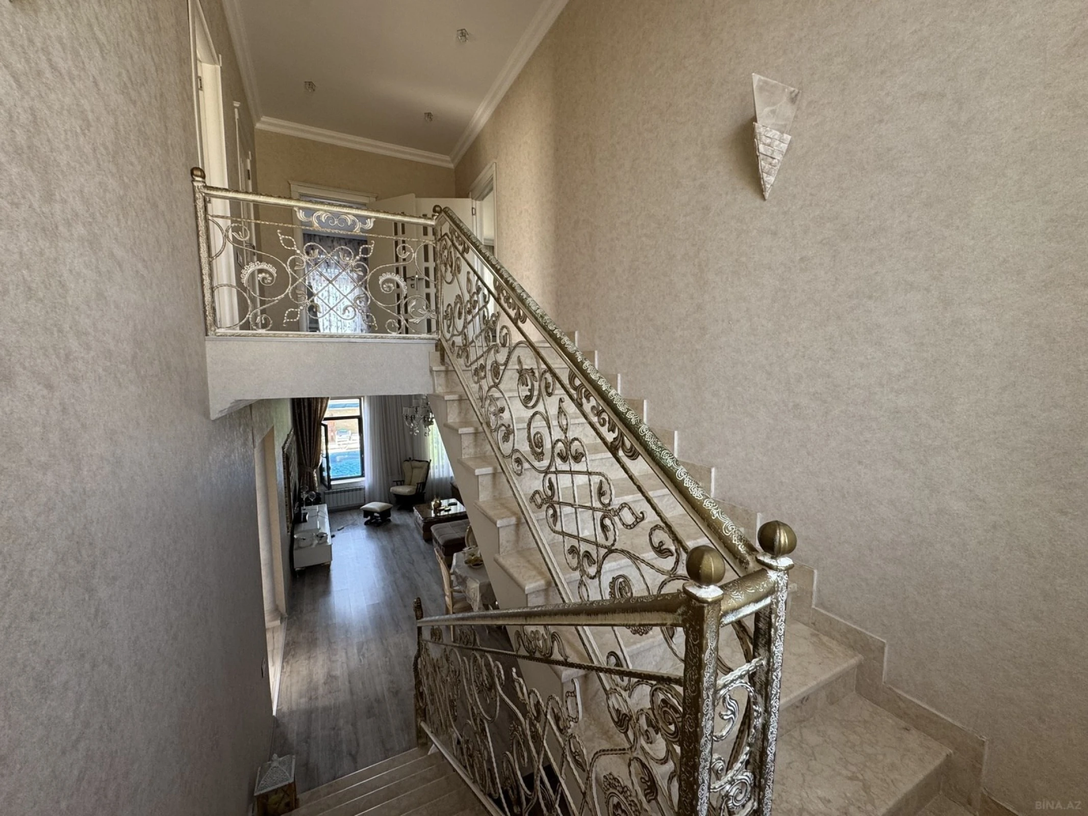 Kirayə verilir 5 otaqlı həyət evi 180 m²