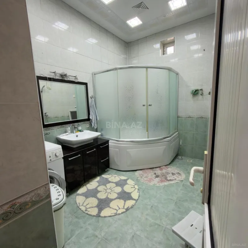 Satılır 9 otaqlı həyət evi 350 m²