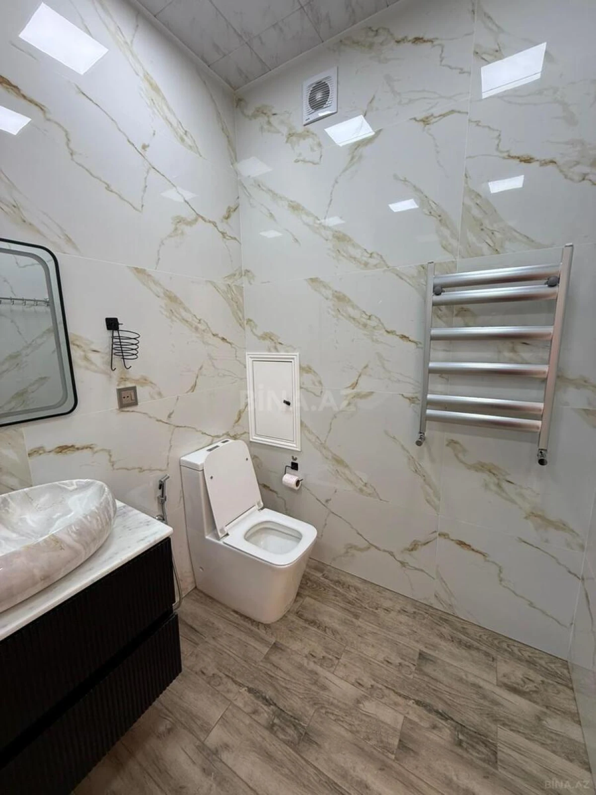 Kirayə verilir 2 otaqlı mənzil 72 m²