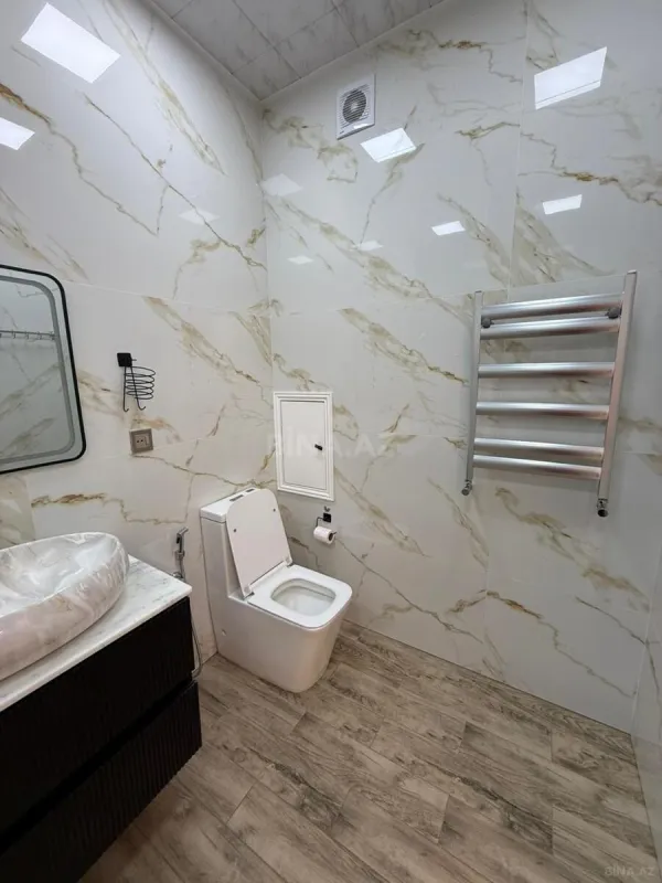 Kirayə verilir 2 otaqlı mənzil 72 m²