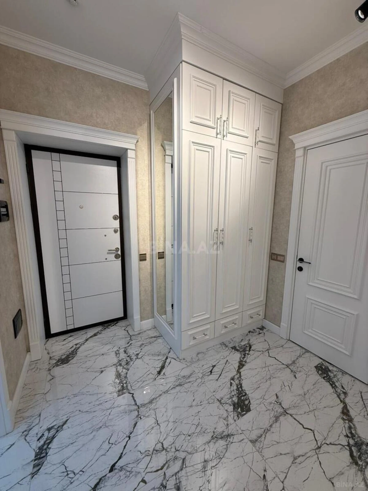 Kirayə verilir 2 otaqlı mənzil 72 m²