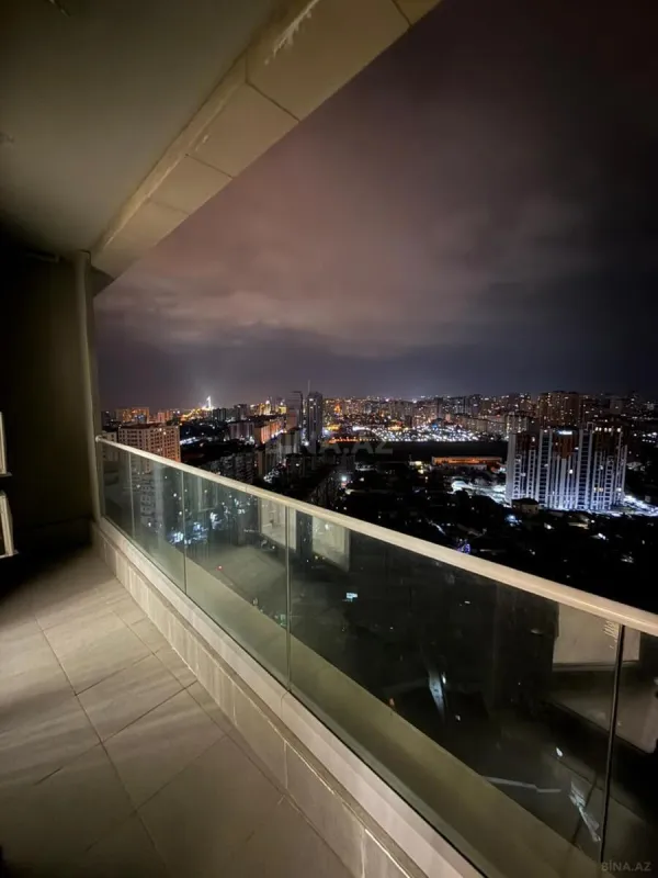 Kirayə verilir 2 otaqlı mənzil 72 m²