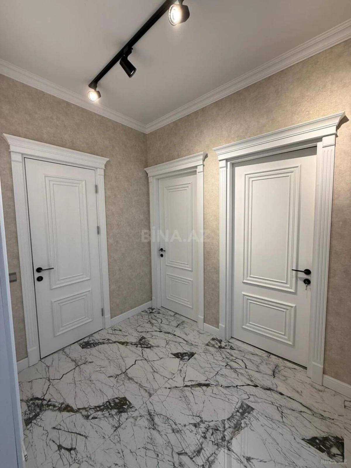 Kirayə verilir 2 otaqlı mənzil 72 m²