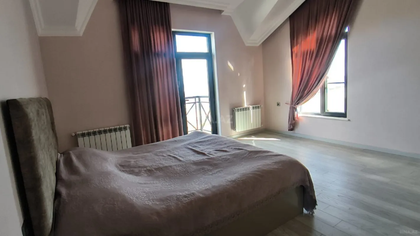 Satılır 4 otaqlı həyət evi 220 m²