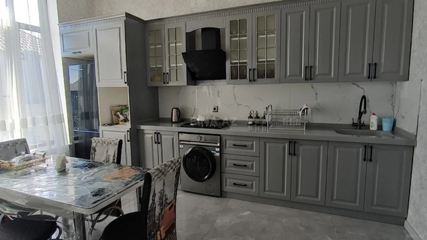 Satılır 4 otaqlı həyət evi 220 m²