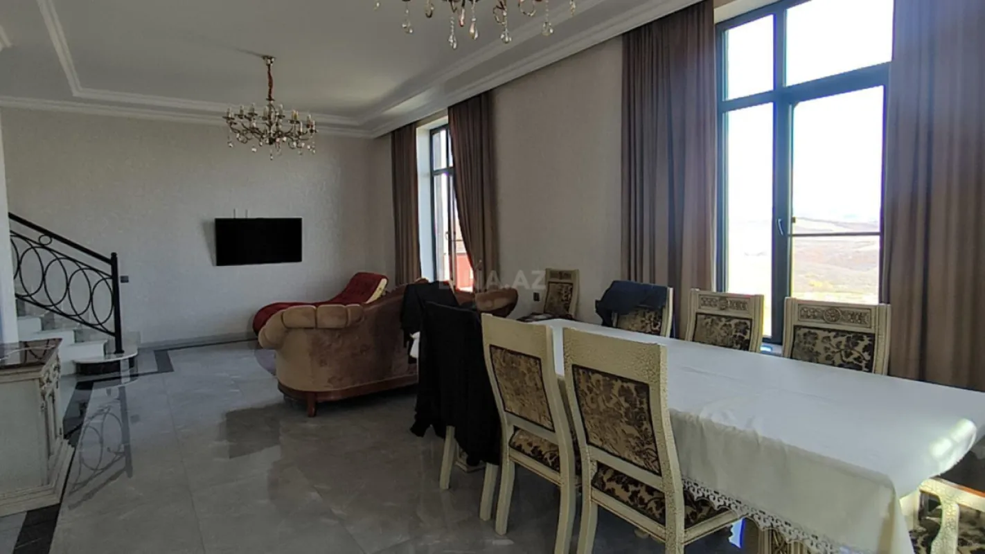 Satılır 4 otaqlı həyət evi 220 m²