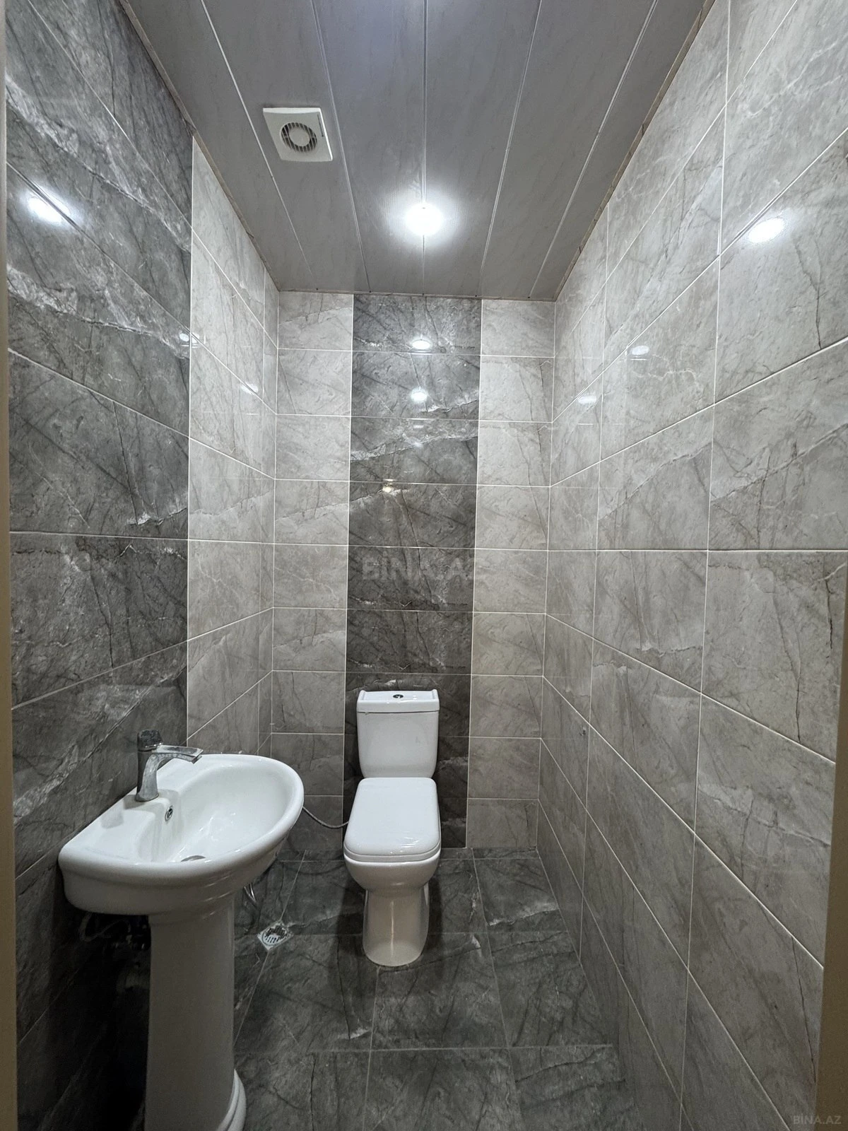Kirayə verilir 2 otaqlı mənzil 100 m²