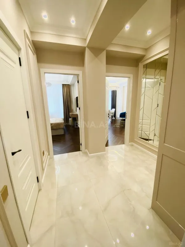 Kirayə verilir 2 otaqlı mənzil 73 m²