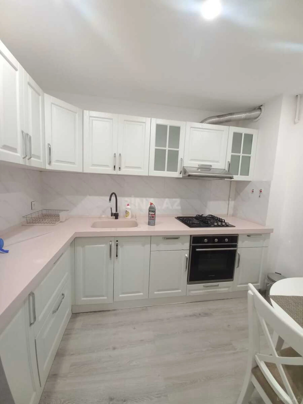 Kirayə verilir 2 otaqlı mənzil 70 m²