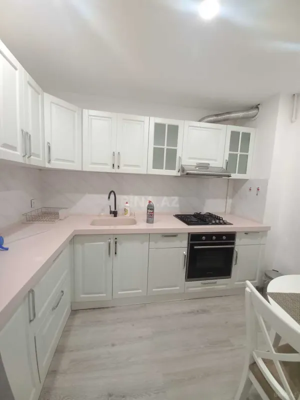 Kirayə verilir 2 otaqlı mənzil 70 m²