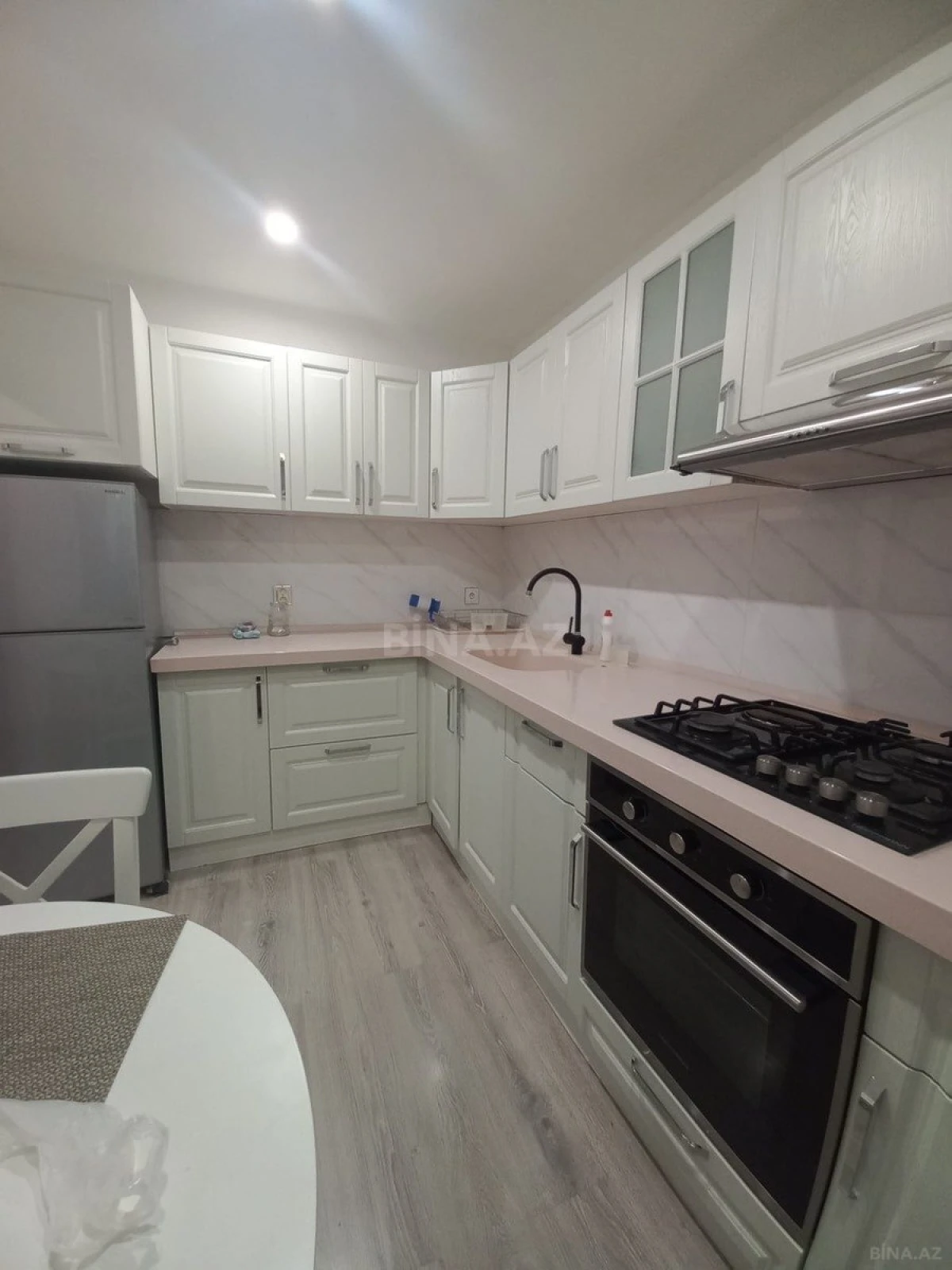 Kirayə verilir 2 otaqlı mənzil 70 m²