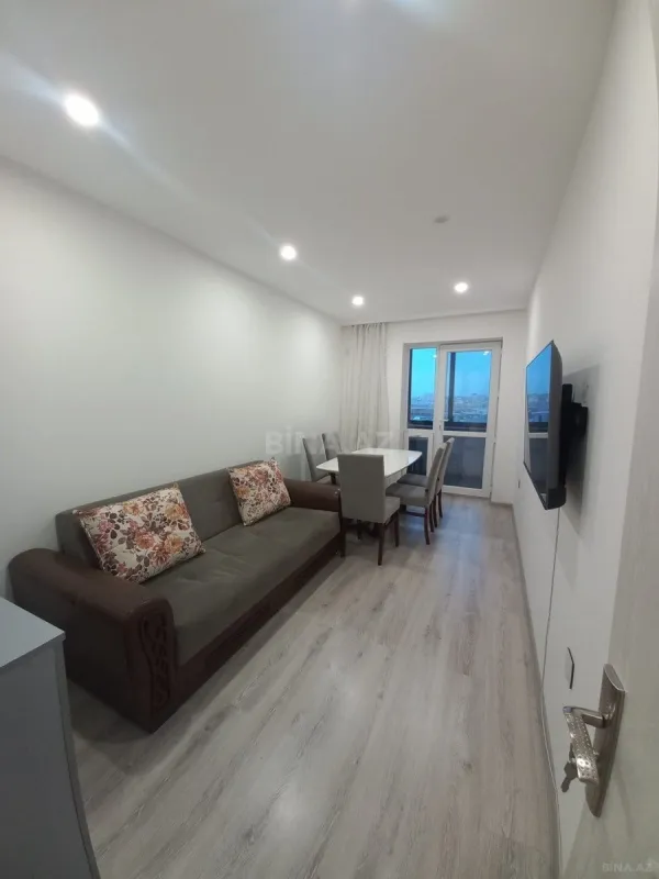 Kirayə verilir 2 otaqlı mənzil 70 m²