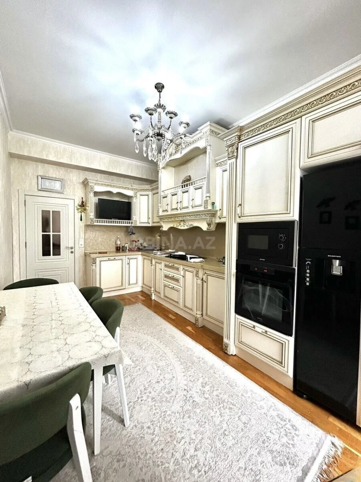 Satılır 4 otaqlı mənzil 167 m²